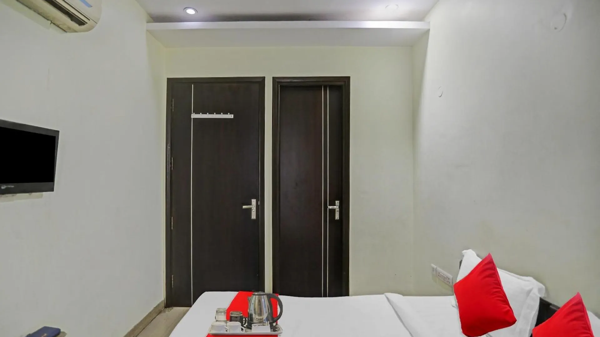 Hotel O Mahadev Guest House Gurgaon India